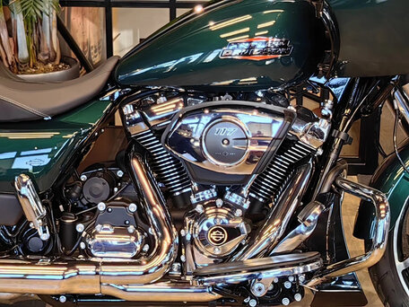 2024 Harley-Davidson Road Glide Special, зелёный, 3550000 рублей, вид 4