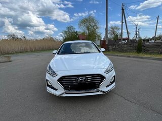 2019 Hyundai Sonata VII (LF) Рестайлинг, белый, 1970000 рублей, вид 4