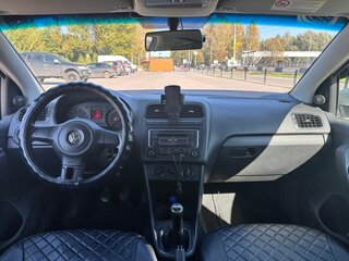 2011 Volkswagen Polo V, серебристый, 565000 рублей, вид 2