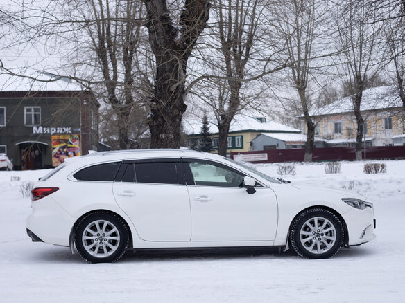 2015 Mazda Atenza III Рестайлинг, белый, 1700000 рублей - вид 2