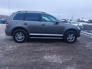 2008 Volkswagen Touareg I Рестайлинг, серый, 1350000 рублей, вид 2