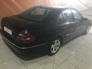 2005 Mercedes-Benz E-Класс 220 III (W211, S211), чёрный, 920000 рублей, вид 4