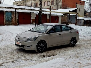 2015 Hyundai Solaris I Рестайлинг, бежевый, 860000 рублей, вид 4