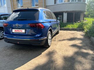 2022 Volkswagen Tiguan II Рестайлинг, синий, 3855000 рублей, вид 4