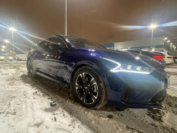 2020 Kia K5 III, синий, 3300000 рублей - вид 10