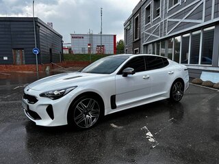 2021 Kia Stinger I Рестайлинг, белый, 3000000 рублей, вид 4