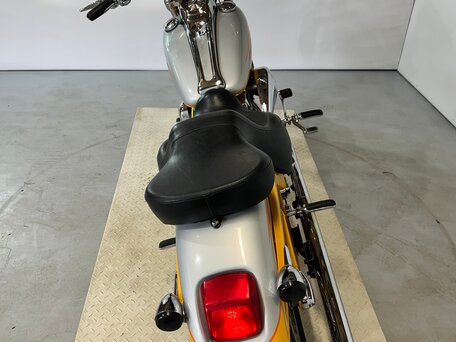 2004 Harley-Davidson Softail Deuce, жёлтый, 710000 рублей, вид 4