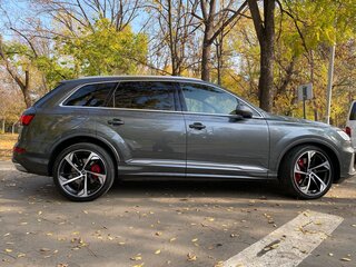 2021 Audi Q7 45 TDI II (4M) Рестайлинг, серый, 8200000 рублей, вид 2