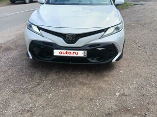 2019 Toyota Camry VIII (XV70), белый, 2810000 рублей, вид 4