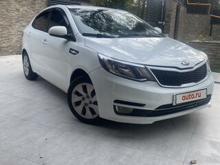 2016 Kia Rio III Рестайлинг, белый, 800000 рублей, вид 2