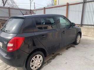 2011 Skoda Fabia II Рестайлинг, чёрный, 325000 рублей, вид 3