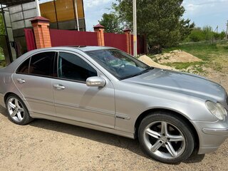 2000 Mercedes-Benz C-Класс 240 II (W203), серебристый, 745000 рублей, вид 4
