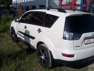 2012 Mitsubishi Outlander II Рестайлинг, белый, 1600000 рублей, вид 2