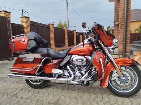 2010 Harley-Davidson CVO, оранжевый, 1350000 рублей, вид 2