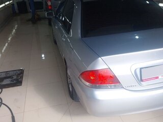 2007 Mitsubishi Lancer IX Рестайлинг, серебристый, 450000 рублей, вид 3