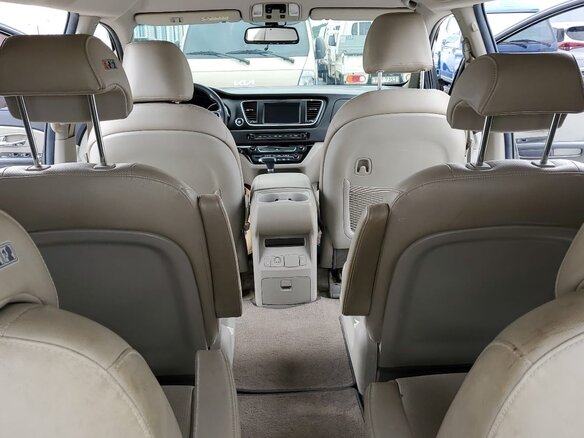 2019 Kia Carnival III, чёрный, 2600000 рублей - вид 10