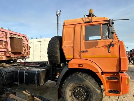 2017 КамАЗ 53504, оранжевый, 4000000 рублей, вид 2