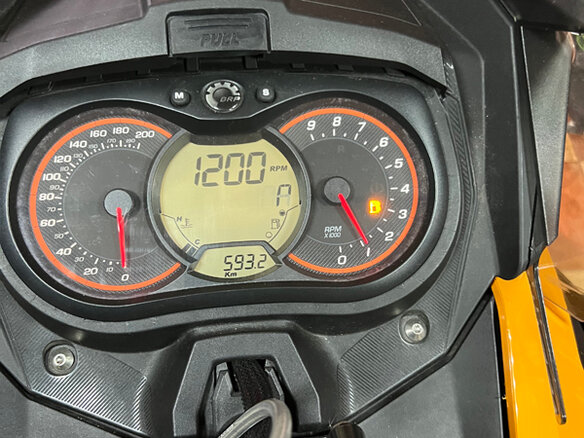 2013 BRP Ski-Doo Summit 600, золотистый, 980000 рублей
