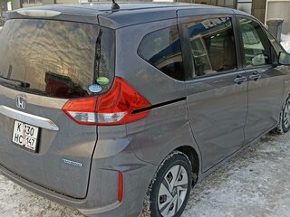 2016 Honda Freed II, серый, 1450000 рублей, вид 3