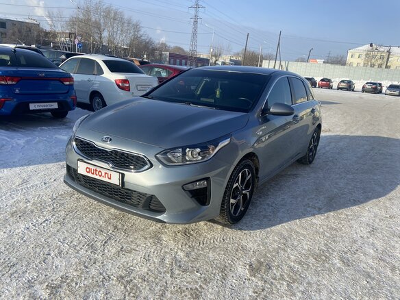 2018 Kia Ceed III, серебристый, 2100000 рублей