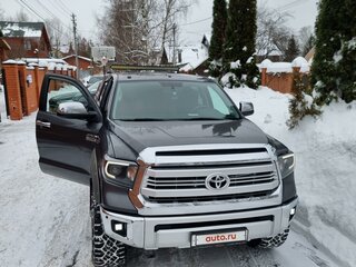 2013 Toyota Tundra CrewMax II Рестайлинг, серый, 6000000 рублей, вид 1