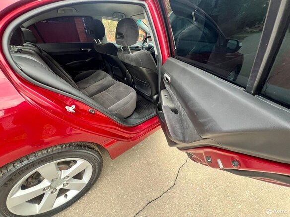 2006 Honda Civic VIII, красный, 720000 рублей - вид 15