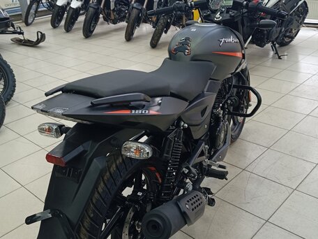 2025 Bajaj Pulsar 180, серый, 210000 рублей, вид 4