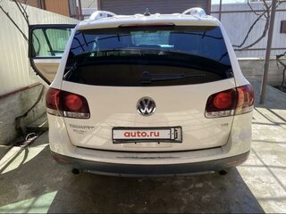 2008 Volkswagen Touareg I Рестайлинг, белый, 1500000 рублей, вид 4