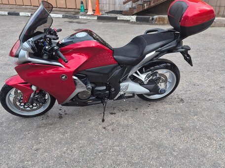 2011 Honda VFR 1200, красный, 650000 рублей, вид 5