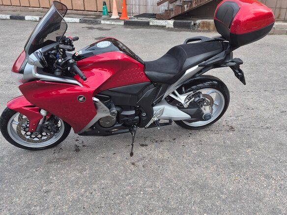 2011 Honda VFR 1200, красный, 650000 рублей - вид 4
