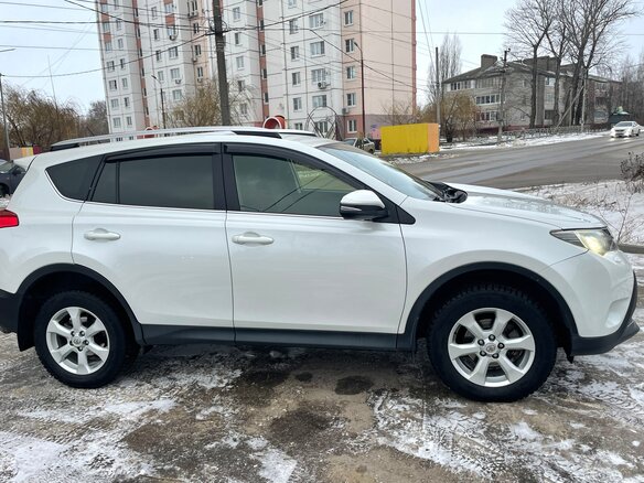 2015 Toyota RAV4 IV (XA40), белый, 1950000 рублей - вид 8