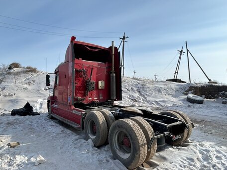 1999 Freightliner FLC, красный, 1600000 рублей, вид 3