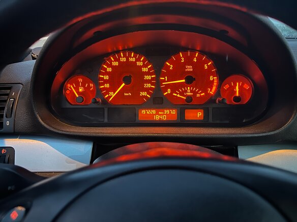 2002 BMW 3 серии Compact 318i IV (E46) Рестайлинг, серебристый, 700000 рублей - вид 20