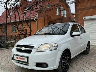 2011 Chevrolet Aveo I Рестайлинг, белый, 700000 рублей, вид 3