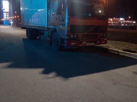 1992 Volvo FL, красный, 1400000 рублей, вид 1