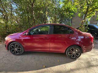 2013 Chevrolet Aveo II, красный, 570000 рублей, вид 3