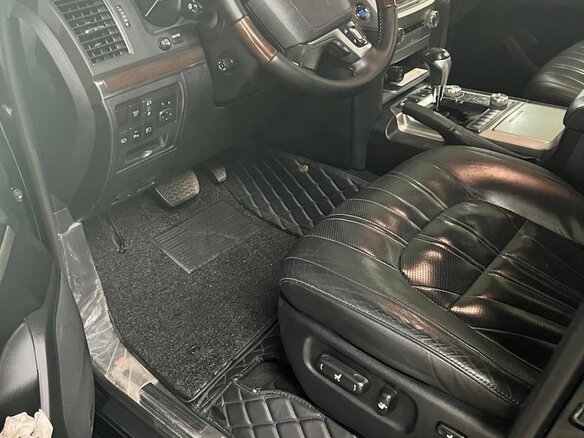 2019 Toyota Land Cruiser 200 Series Рестайлинг 2, чёрный, 7600000 рублей - вид 6