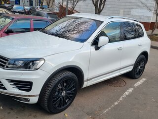 2017 Volkswagen Touareg II Рестайлинг, белый, 3150000 рублей, вид 1
