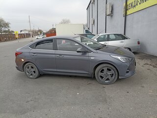 2021 Hyundai Solaris II Рестайлинг, серый, 1470000 рублей, вид 5