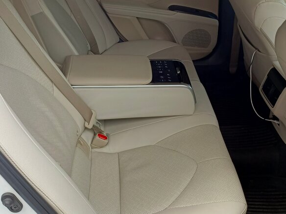 2021 Toyota Camry VIII (XV70) Рестайлинг, белый, 3620000 рублей - вид 14