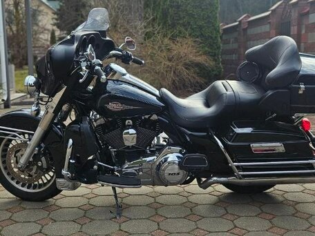 2011 Harley-Davidson Electra Glide, чёрный, 950000 рублей, вид 2