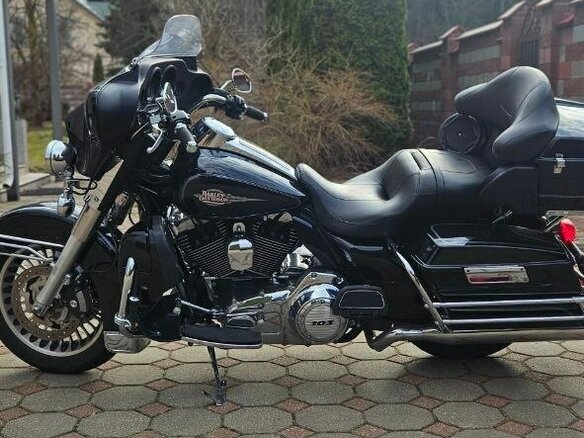 2011 Harley-Davidson Electra Glide, чёрный, 950000 рублей - вид 1