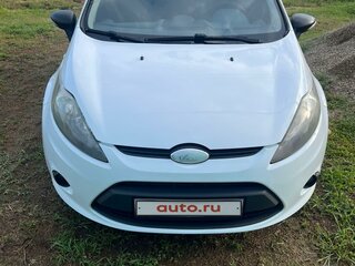 2009 Ford Fiesta Mk6, белый, 550000 рублей, вид 2
