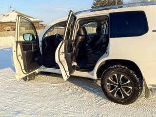 2011 Toyota Land Cruiser 200 Series, белый, 3857000 рублей, вид 5