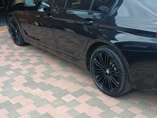 2018 BMW 5 серии 520d VII (G30/G31/G38), чёрный, 2560000 рублей, вид 3
