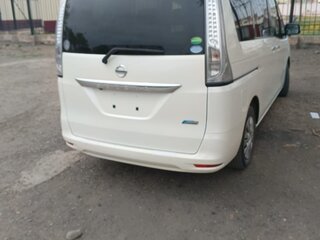 2015 Nissan Serena IV (C26), белый, 1650000 рублей, вид 2