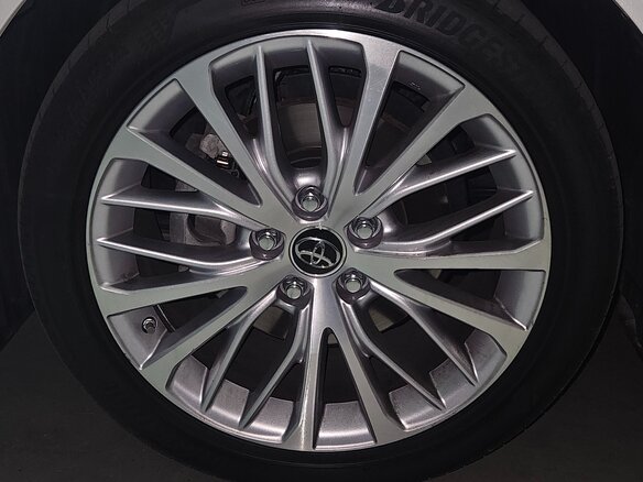 2019 Toyota Camry VIII (XV70), белый, 3750000 рублей - вид 9