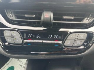 2019 Toyota C-HR I Рестайлинг, белый, 1479000 рублей, вид 4
