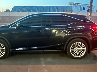 2020 Lexus RX 450h IV Рестайлинг, чёрный, 5300000 рублей, вид 4