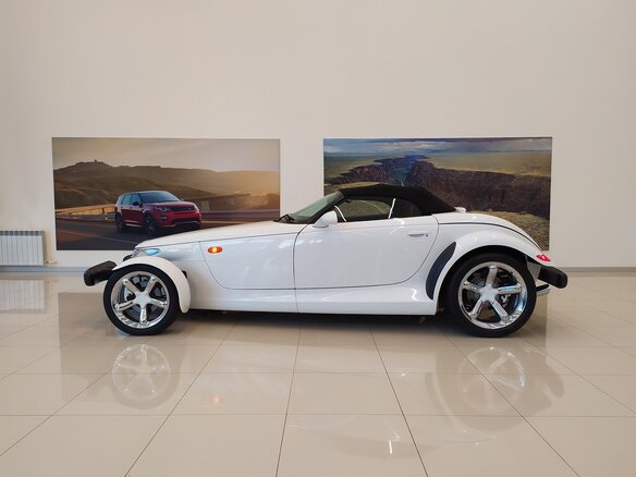 2000 Plymouth Prowler, белый - вид 2